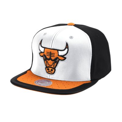 Mitchell & Ness NBA Day One Snapback Bulls White/Orange - Hvit - Lokk