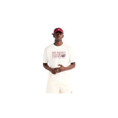 New Balance Reimagined Graphic T-Shirt Angora Podium - Brun - Kortermet T-skjorte New Balance Reimagined Graphic T-Shirt Angora Podium - Brun - Kortermet T-skjorte