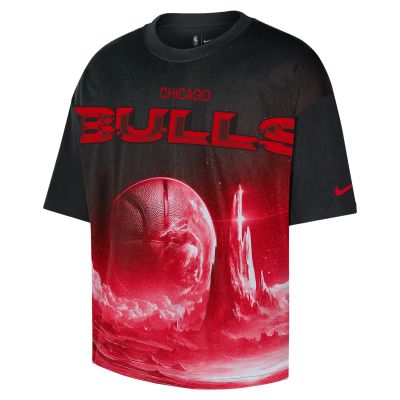 Nike NBA Chicago Bulls Courtside Boxy Tee - Svart - Kortermet T-skjorte Nike NBA Chicago Bulls Courtside Boxy Tee - Svart - Kortermet T-skjorte