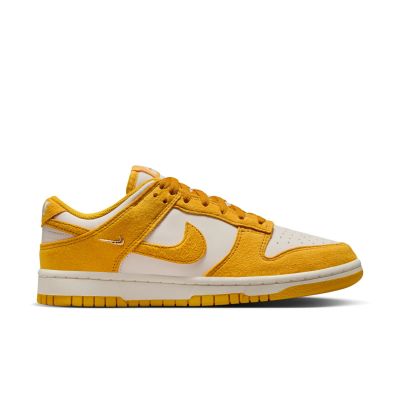 Nike Dunk Low "Dark Sulfur Gold Mini Swoosh" Wmns - Hvit - Joggesko