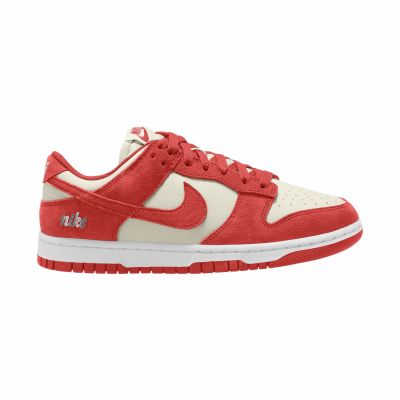 Nike Dunk Low Suede "Sail Light Crimson" Wmns - Hvit - Joggesko Nike Dunk Low Suede "Sail Light Crimson" Wmns - Hvit - Joggesko