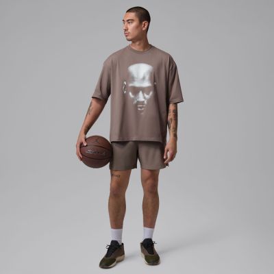 Jordan Dri-FIT Sport Statement Graphic Tee Olive Grey - Grå - Kortermet T-skjorte Jordan Dri-FIT Sport Statement Graphic Tee Olive Grey - Grå - Kortermet T-skjorte