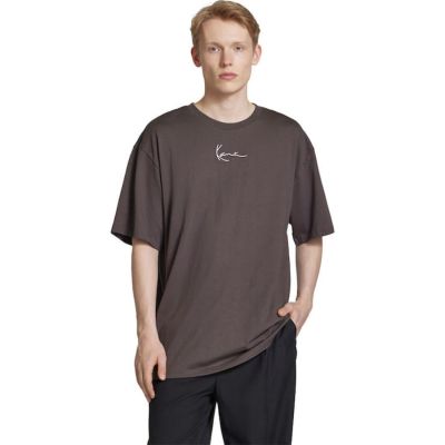 Karl Kani Small Signature Essential Tee Brown - Brun - Kortermet T-skjorte Karl Kani Small Signature Essential Tee Brown - Brun - Kortermet T-skjorte